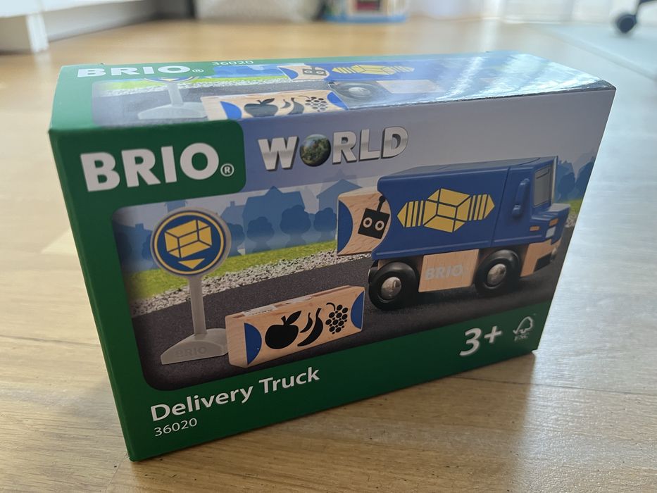 Auto kuriera Brio World 36020 samochód dostawczy