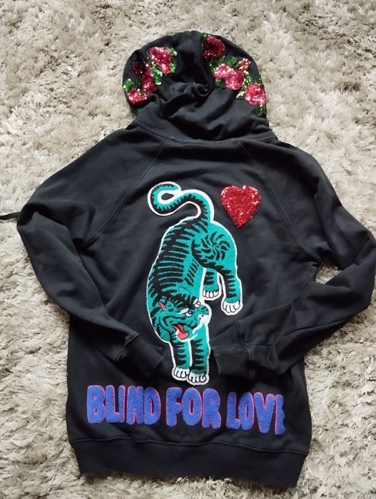 Kolorowa bluza z kapturem