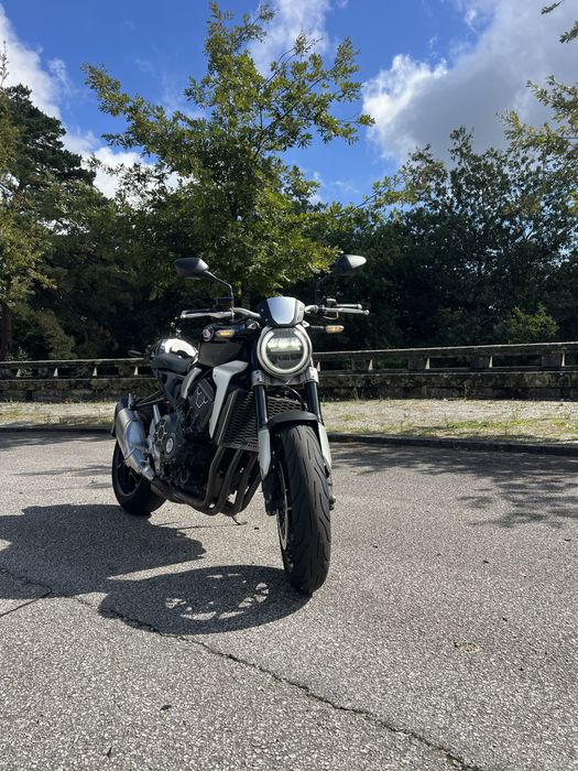 Honda c1000r neo sport cafe