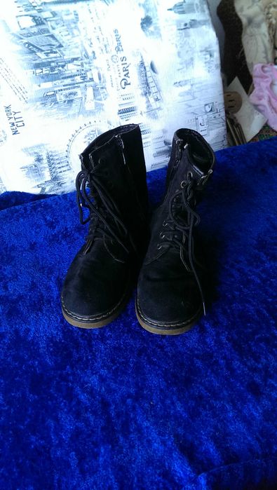 Замшевые ботиночки Fashion 36р в прекрасном состоянии