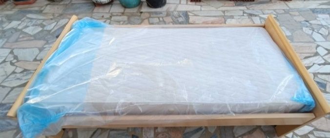 Cama de solteiro com colchão novo