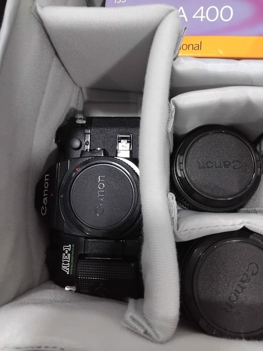 Canon A-1 e Canon AE-1 + lentes