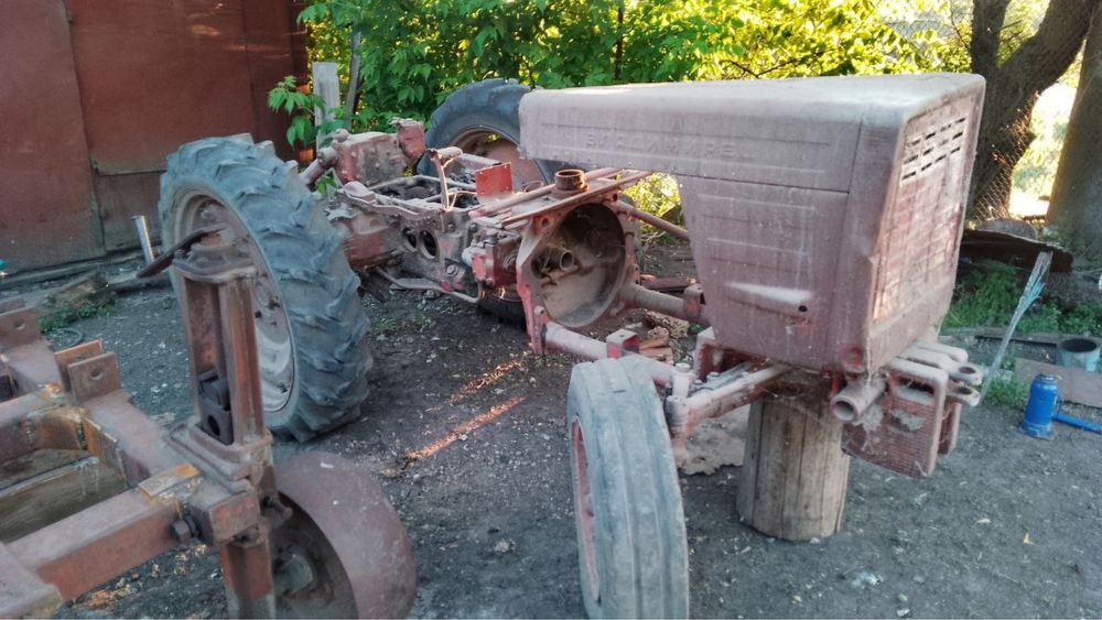 Запчастини трактора т25