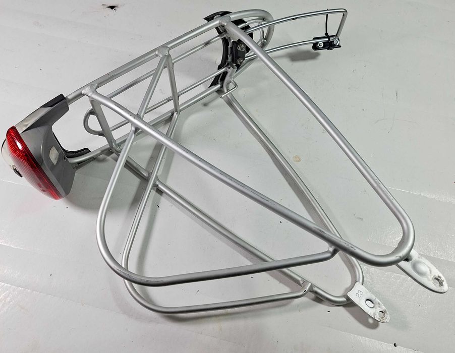 Bagażnik tylny do roweru na koła 28 cali mocowany na śruby Gazelle alu