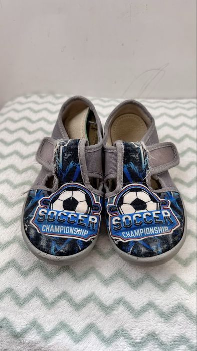 Продам набір дитячого взуття