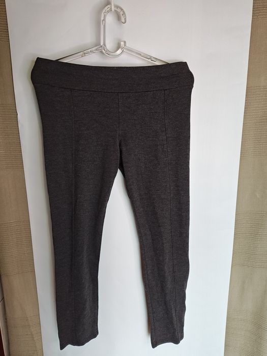 Ciemnoszare legginsy z ozdobnymi szwami z przodu L