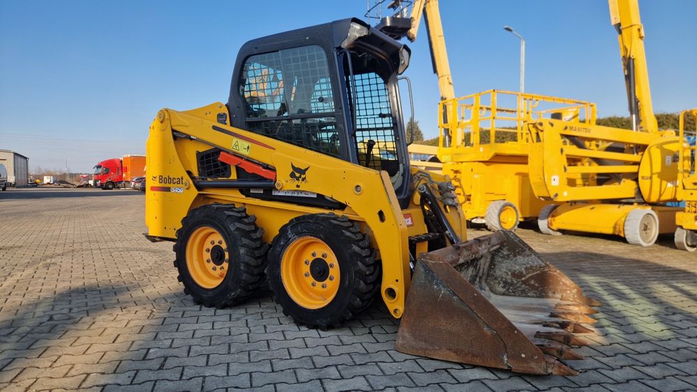 Wynajem mini ładowarka Bobcat s450 z operatorem lub bez