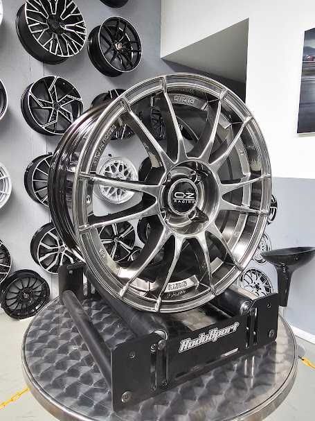 Jantes look OZ Ultraleggera em 15| 4x100 Hyper Black