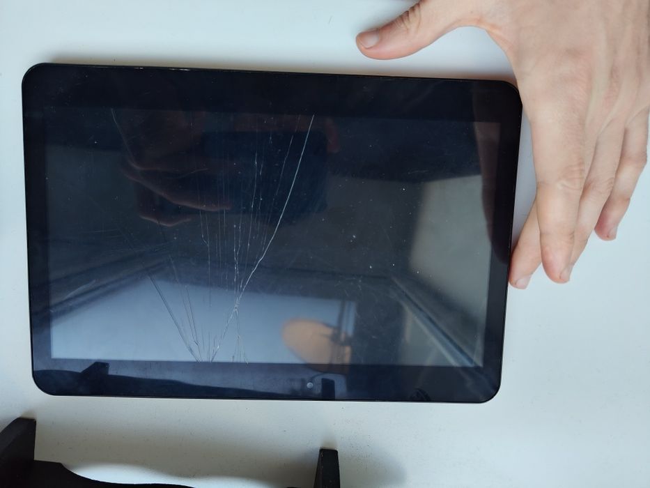 Потребує ремонту TESLA ATOM 10.1