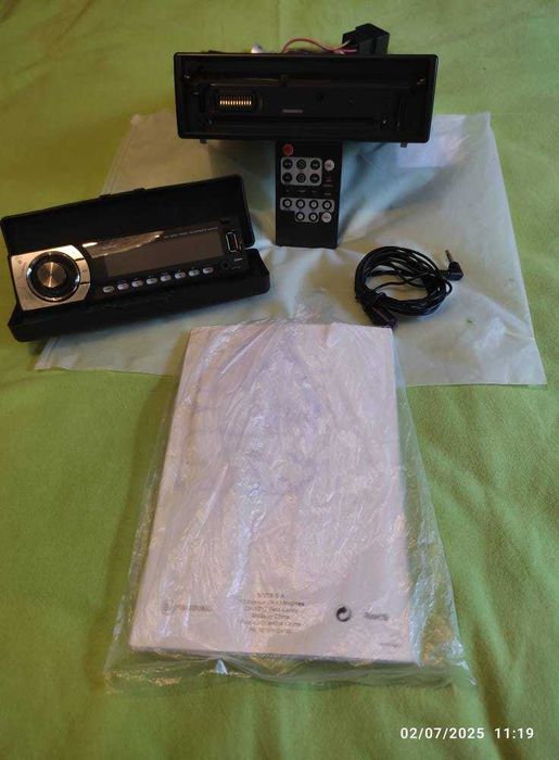 Auto rádio com Bluetooth, microfone, entrada de USB, CD, comando64297968675587122