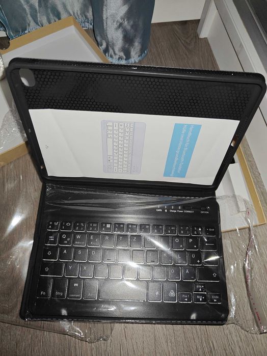 Шкіряний чохол+ клавіатура BLUETOOTH Huawei Matepad SE 11  2024 RGB