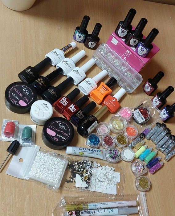 Zestaw do stylizacji a przedłużania paznokci