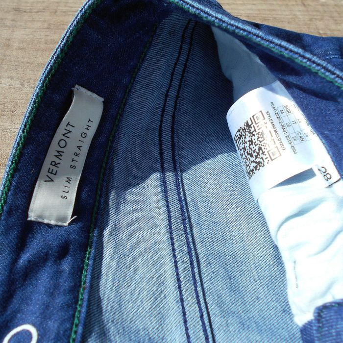 ** 2 Calças novas GUESS 40€ / 2 GUESS jeans new 40€ **