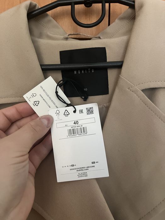 Укорочений тренч від Mohito