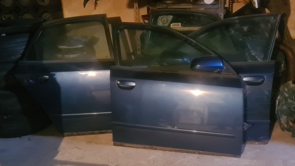 Porta audi a4 b6 tráz esquerda