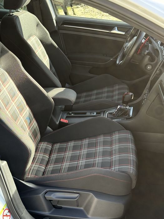 Volkswagen Golf 7 GTI 2.0 TSI DSG 230cv