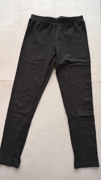 Czarne legginsy 128