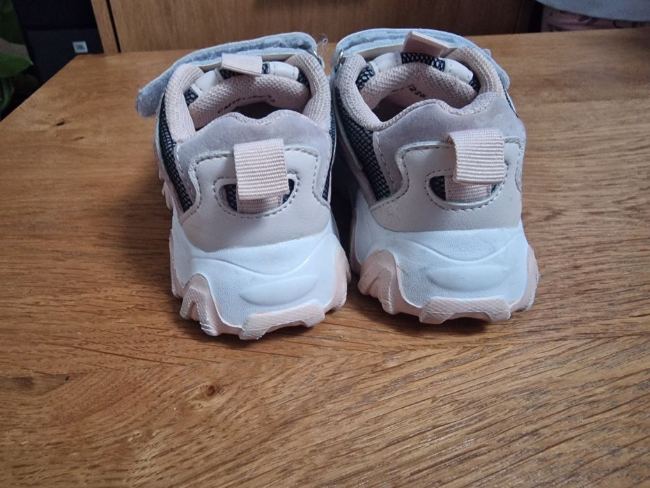 Buty sportowe Sprandi 25