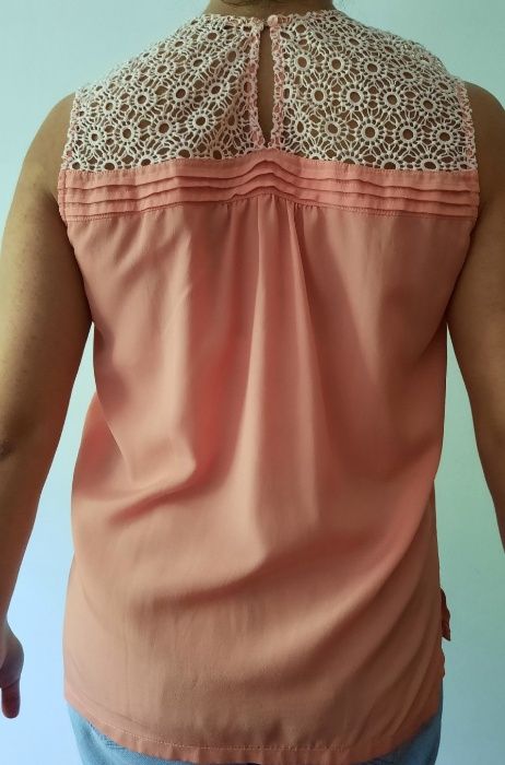 Blusa rendada cor de salmão