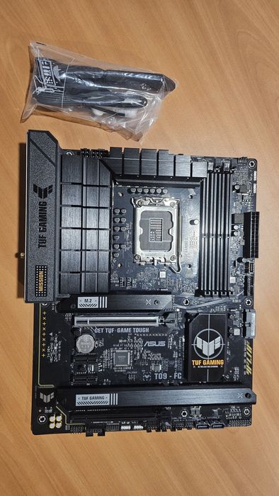 Motherboard ASUS TUF Gaming B760-Plus WiFi D4 + Opção de CPU (i5-13600KF ou i5-14600KF)