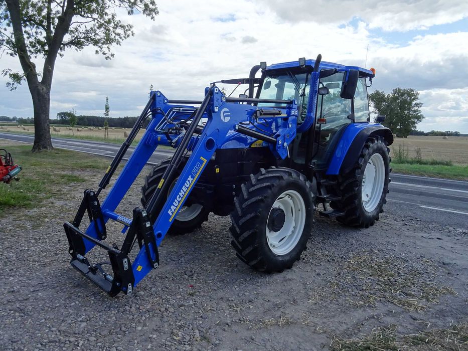 New Holland TS 115 z turem