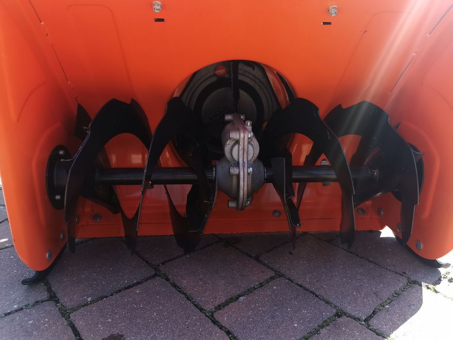 Odśnieżarka spalinowa samojezdna