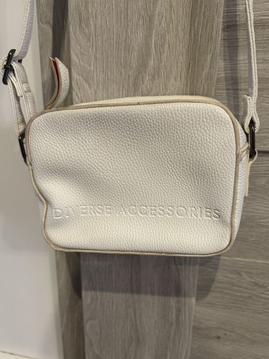 Torebka na dlugim pasku