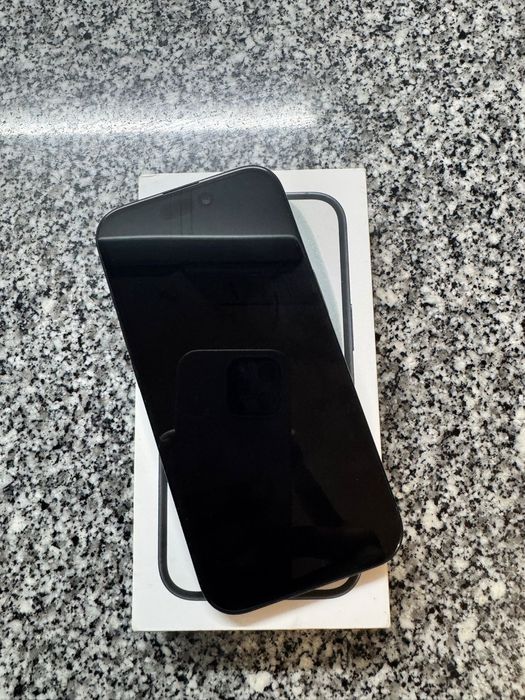 Iphone 15 128 GB como novo, sem marca de uso com caixa e cabo original