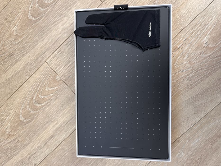 Графічний планшет Huion Inspiroy RTP-700+рукавиця