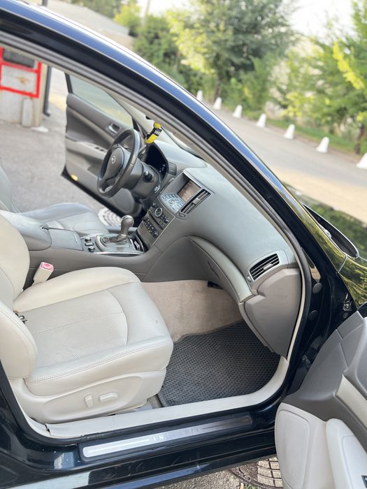 Infinity G25 2011 2.5 газ бензин