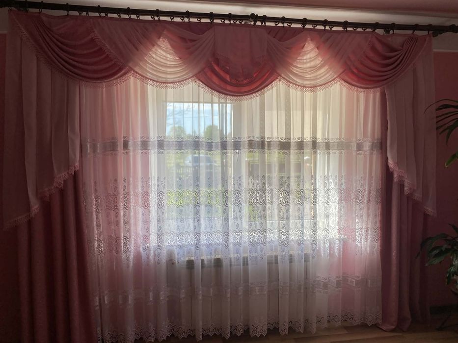 Продається диван,Світильник,штори