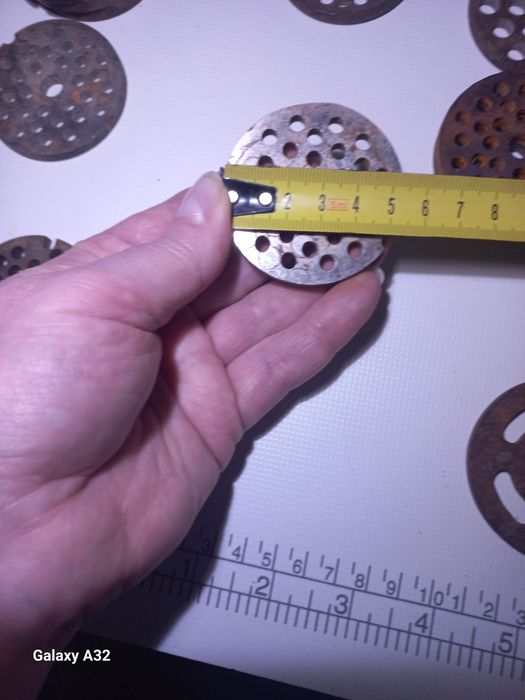 Решітки на м'ясорубку.