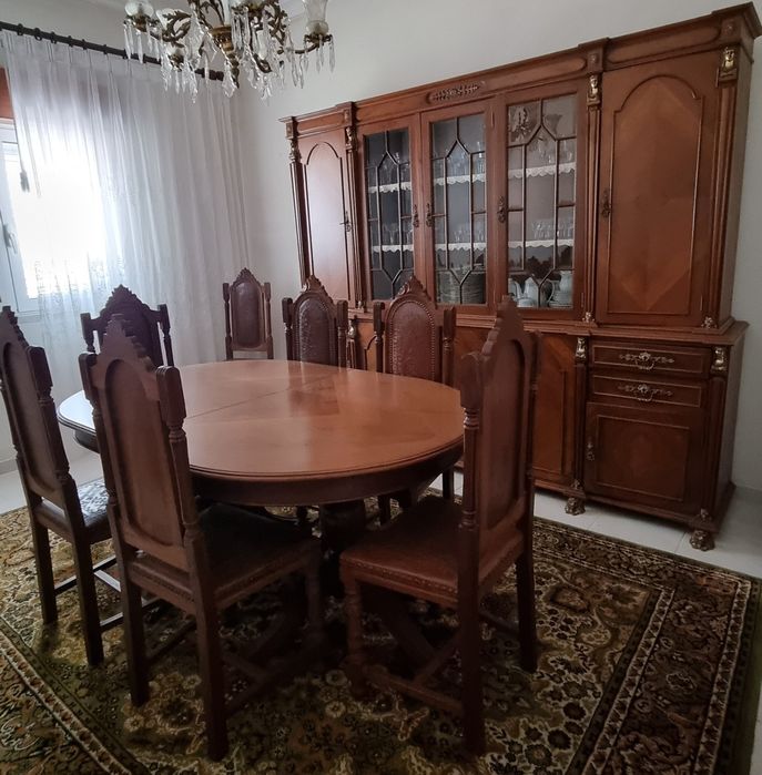 Mobília de Sala de Jantar Completa em Nogueira