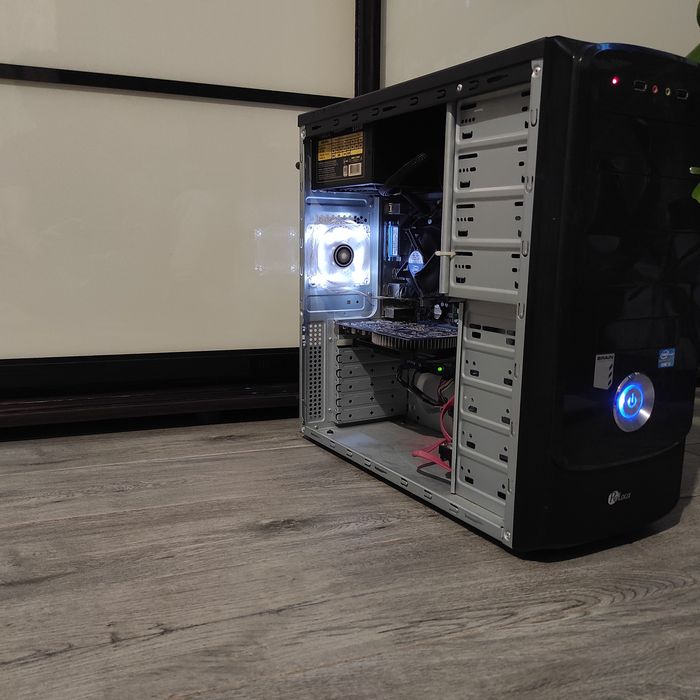 Продам комп'ютер пк в подарунок всі шнури