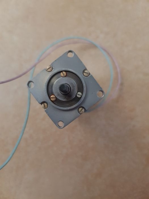 Электродвигатель ДПР-42-ф1-03: 1 000 грн. - Электрика Киев на Olx