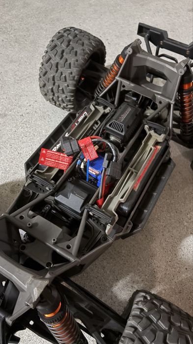 Traxxas X-Maxx 8S + Oferta de 2 Carros RC – Excelente Oportunidade
