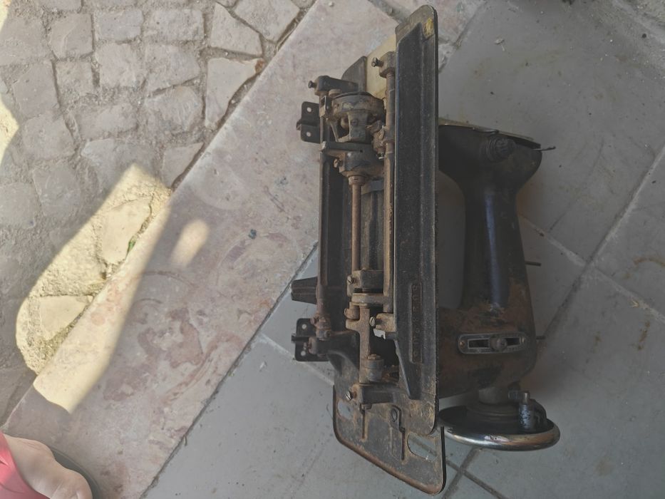 Máquina de costura antiga