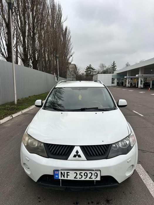 Mitsubishi Outlander 4×4, позашляховик, внедорожник,