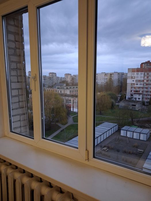 Миття вікон вітрин балконів
