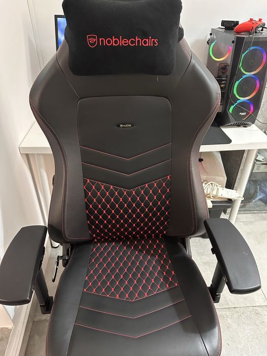 Cadeira Noblechairs HERO - Preto/Vermelho