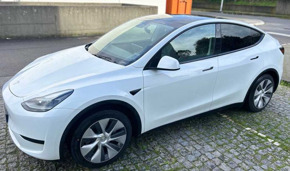 TESLA model Y de 2024/ carregamento da bateria a 100%  p. credito