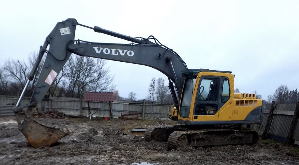 Екскаватор міні екскаватор трактор камаз самоскид