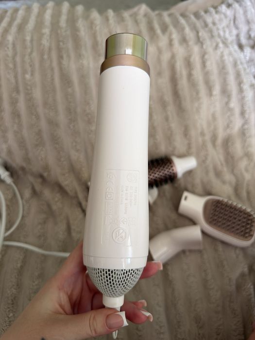 Фен-щетка Philips BHA313/00