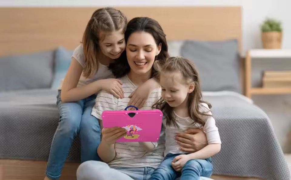 Дитячий планшет з іграми в захисному чохлі + Bluetooth, Wi-Fi, камера