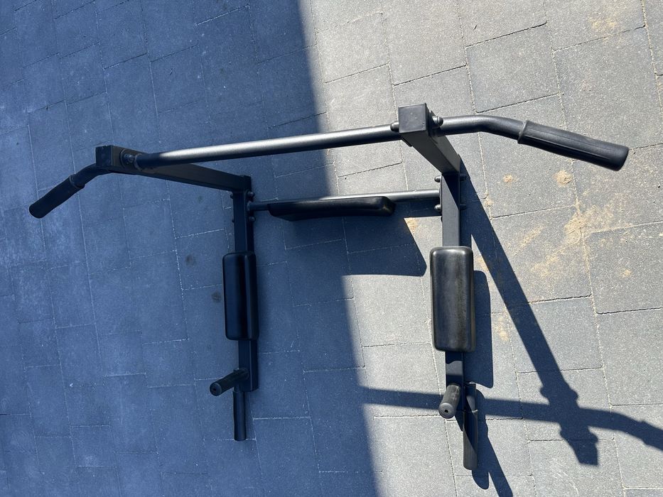 Sprzedam Drążek ścienny do podciągania poręcze do ćwiczeń mięśni 3w1