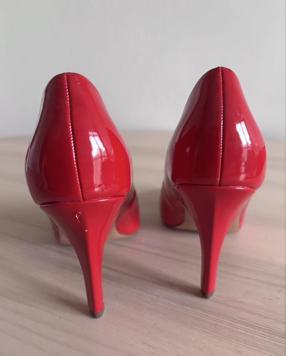 Lakierowane czerwone szpilki Steve Madden
