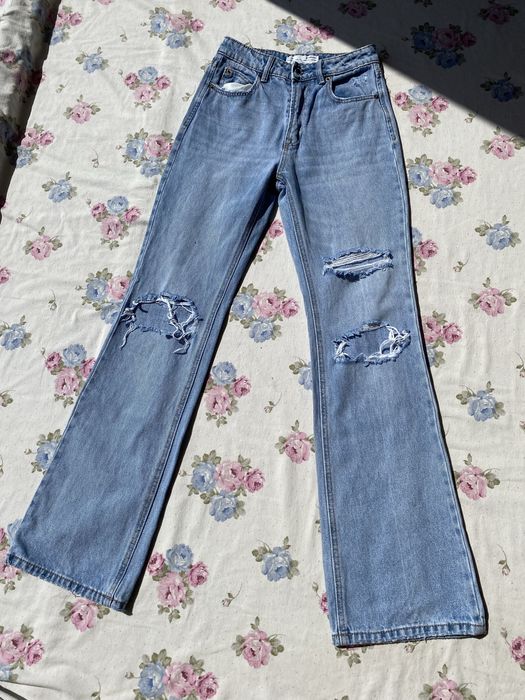 Jeansy z dziurami szerokie dzwony XS 34 stradivarius typu flare