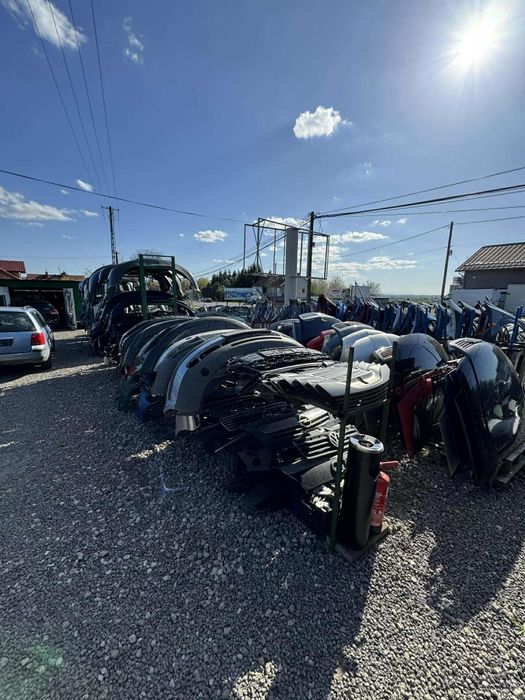 Plac z czesciami samochodowymi na sprzedaz - Krakow