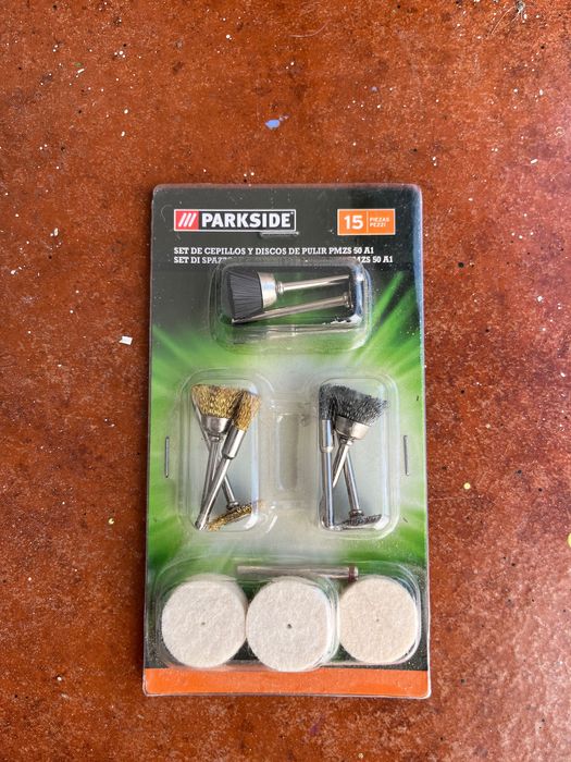 Conjunto de escovas e discos de polimento