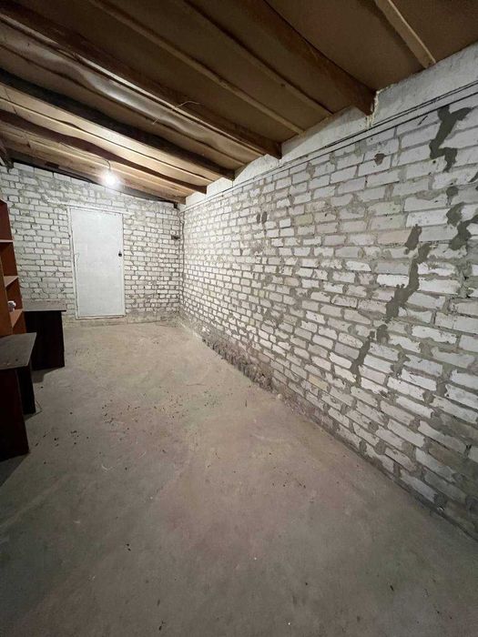 БЕЗ ОПЛАТЫ УСЛУГ АН - Аренда склада 100м2 с высотой потолков 4м.